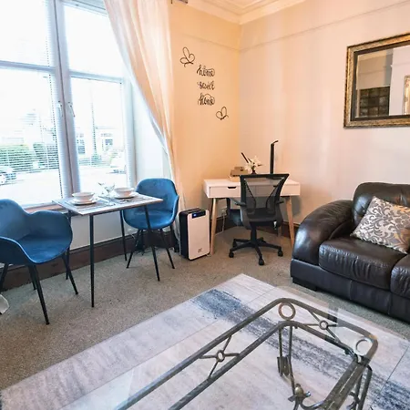 Summit Apartment: Cozy West End Flat in Prime Aberdeen Location Exterior photo