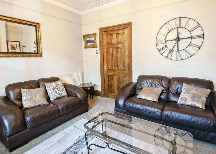 Summit Apartment - Cozy Aberdeen West End Flat Prime Location - Perfect For Short Or Long Stay - 1 Bedroom
