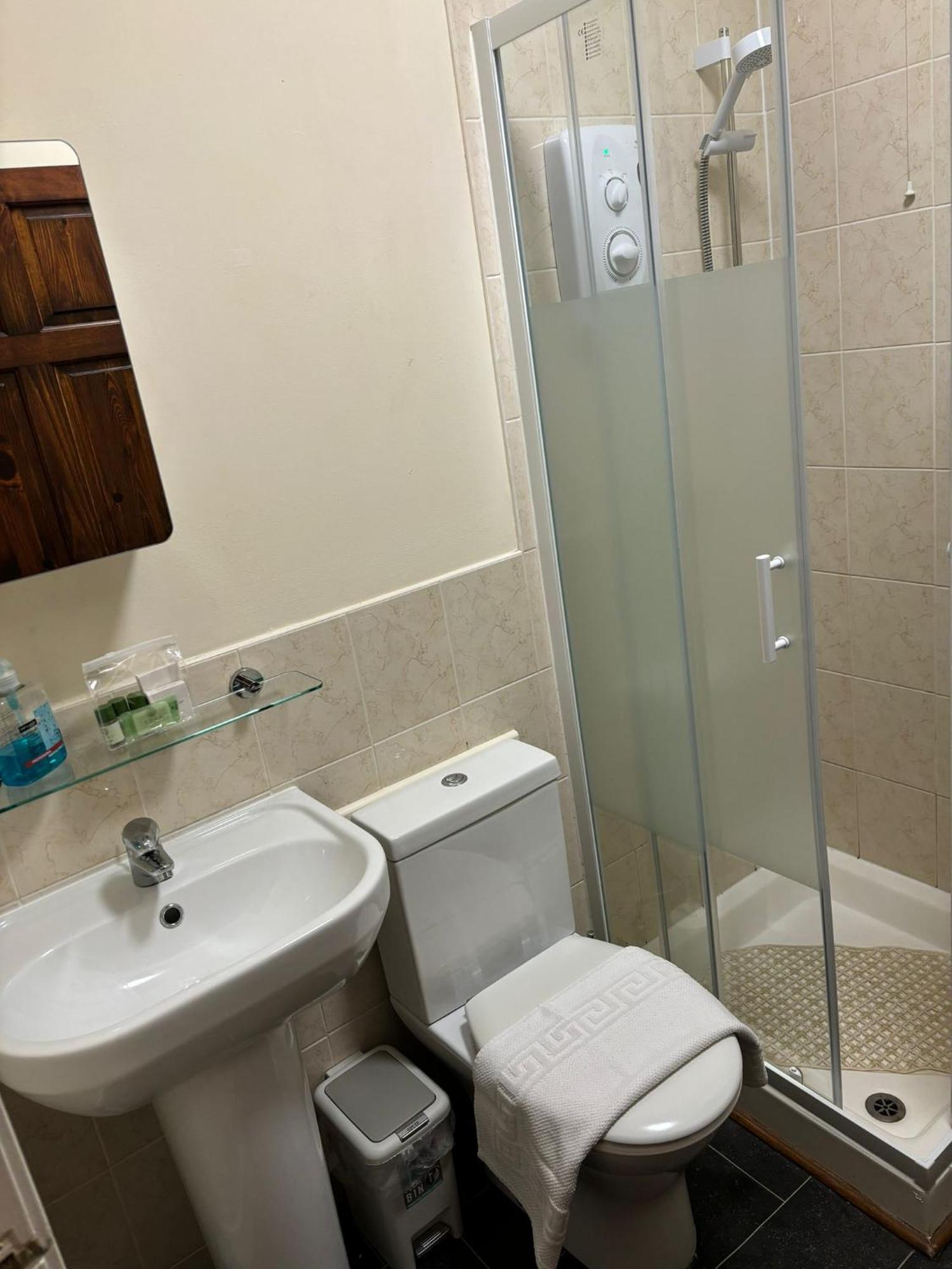 Summit - Cozy West End Flat Prime Location - Perfect For Short Or Long - 1 Bedroom Apartment *
